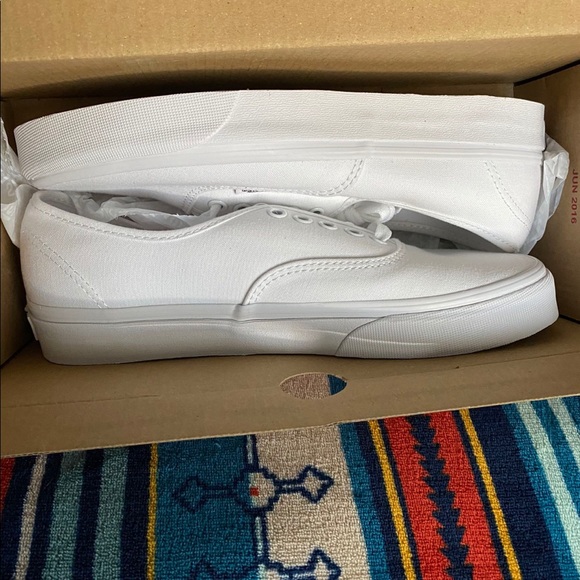 Women’s white vans - Picture 3 of 3
